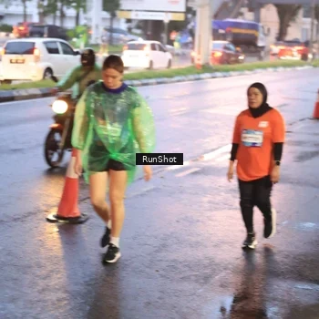 Runner Photo 7936305