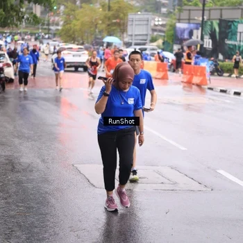 Runner Photo 7936307