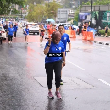 Runner Photo 7936308