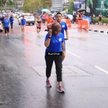 Runner Photo 7936313