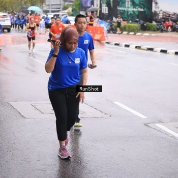 Runner Photo 7936320