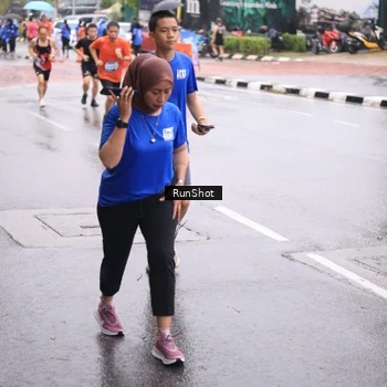 Runner Photo 7936323