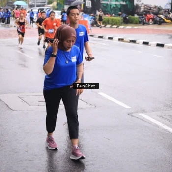 Runner Photo 7936324