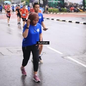Runner Photo 7936325