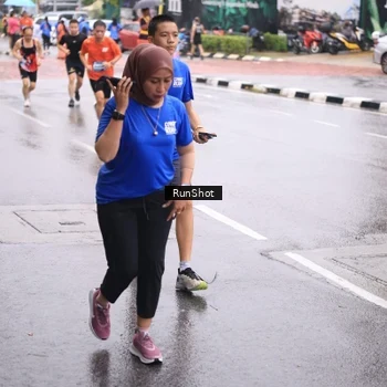 Runner Photo 7936328