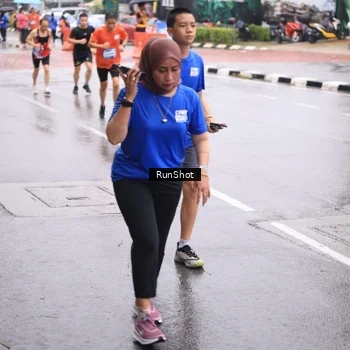 Runner Photo 7936332
