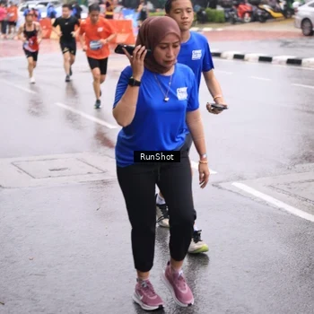 Runner Photo 7936337