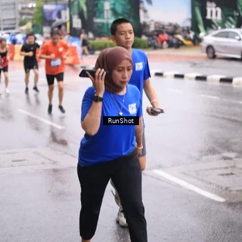 Runner Photo 7936340