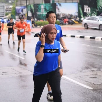 Runner Photo 7936341