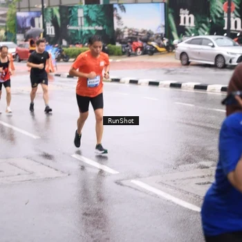 Runner Photo 7936342