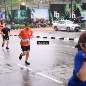 Runner Photo 7936345