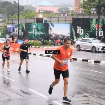 Runner Photo 7936349