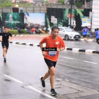 Runner Photo 7936353