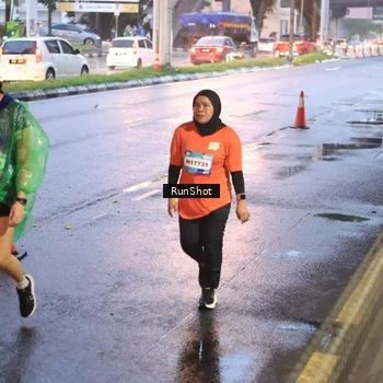Runner Photo 7936354