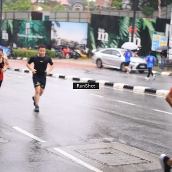 Runner Photo 7936363