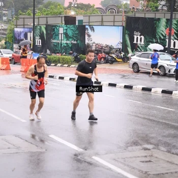 Runner Photo 7936367