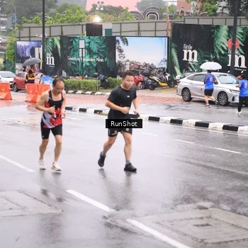 Runner Photo 7936368