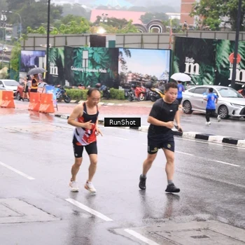 Runner Photo 7936376