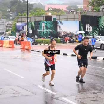 Runner Photo 7936377