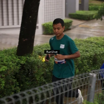 Runner Photo 7936383