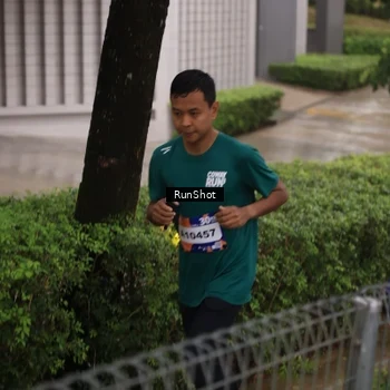 Runner Photo 7936384