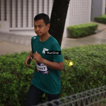 Runner Photo 7936392