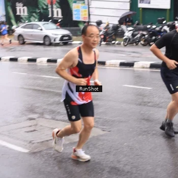 Runner Photo 7936400