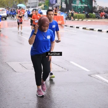 Runner Photo 7936415