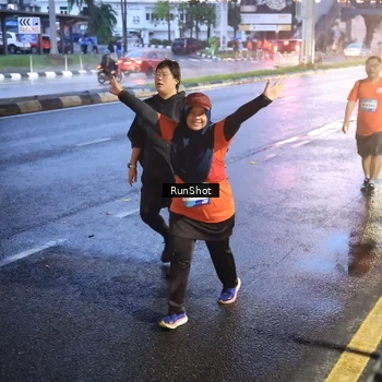 Runner Photo 7936440