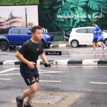 Runner Photo 7936445