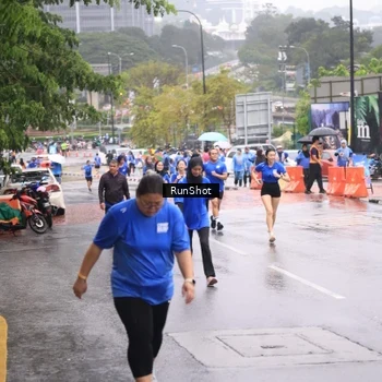 Runner Photo 7936450