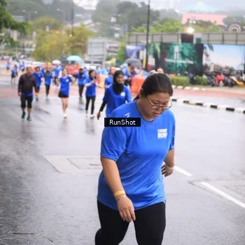 Runner Photo 7936464