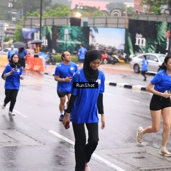 Runner Photo 7936469