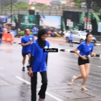 Runner Photo 7936470