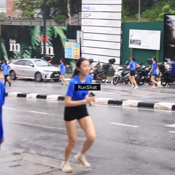 Runner Photo 7936475