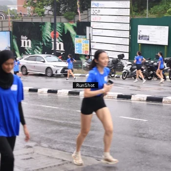 Runner Photo 7936476