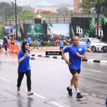 Runner Photo 7936478