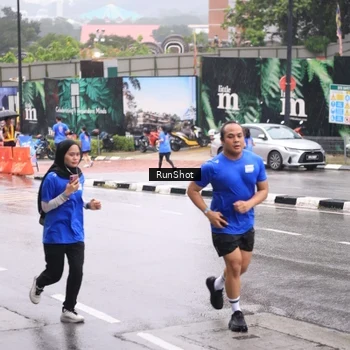 Runner Photo 7936482