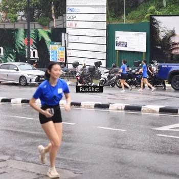 Runner Photo 7936491
