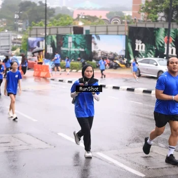 Runner Photo 7936499