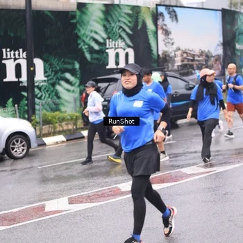 Runner Photo 7936513