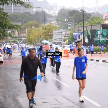 Runner Photo 7936531