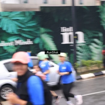 Runner Photo 7936545