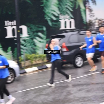 Runner Photo 7936546