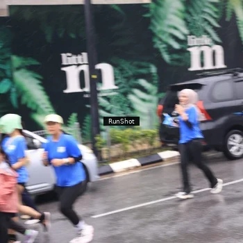 Runner Photo 7936547