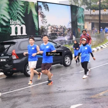 Runner Photo 7936548
