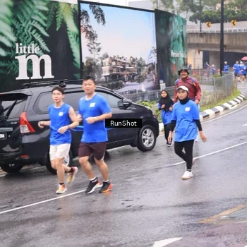 Runner Photo 7936567