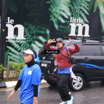 Runner Photo 7936575