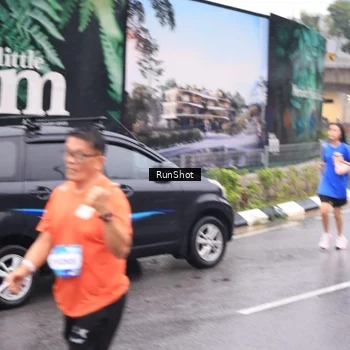 Runner Photo 7936578