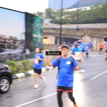 Runner Photo 7936580